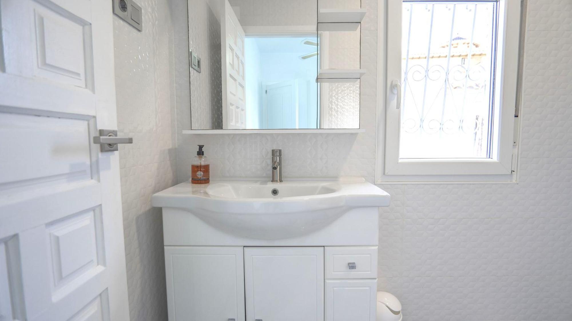 Modern Detached 4 Bed 3 Bath Villa With Private Pool Close To All Amenities Villamartin  Exterior photo