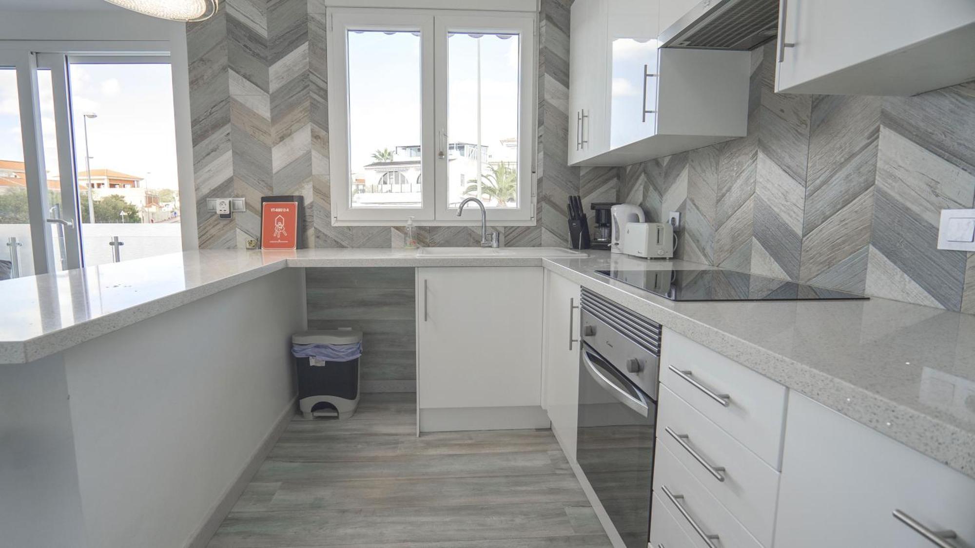 Modern Detached 4 Bed 3 Bath Villa With Private Pool Close To All Amenities Villamartin  Exterior photo