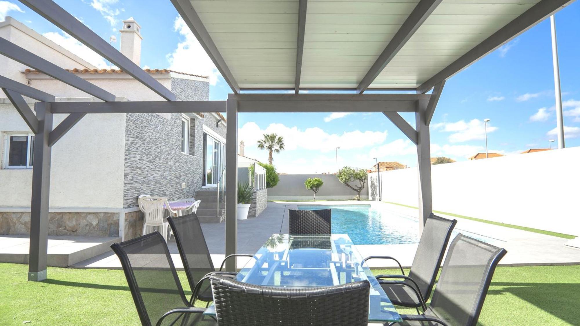 Modern Detached 4 Bed 3 Bath Villa With Private Pool Close To All Amenities Villamartin  Exterior photo